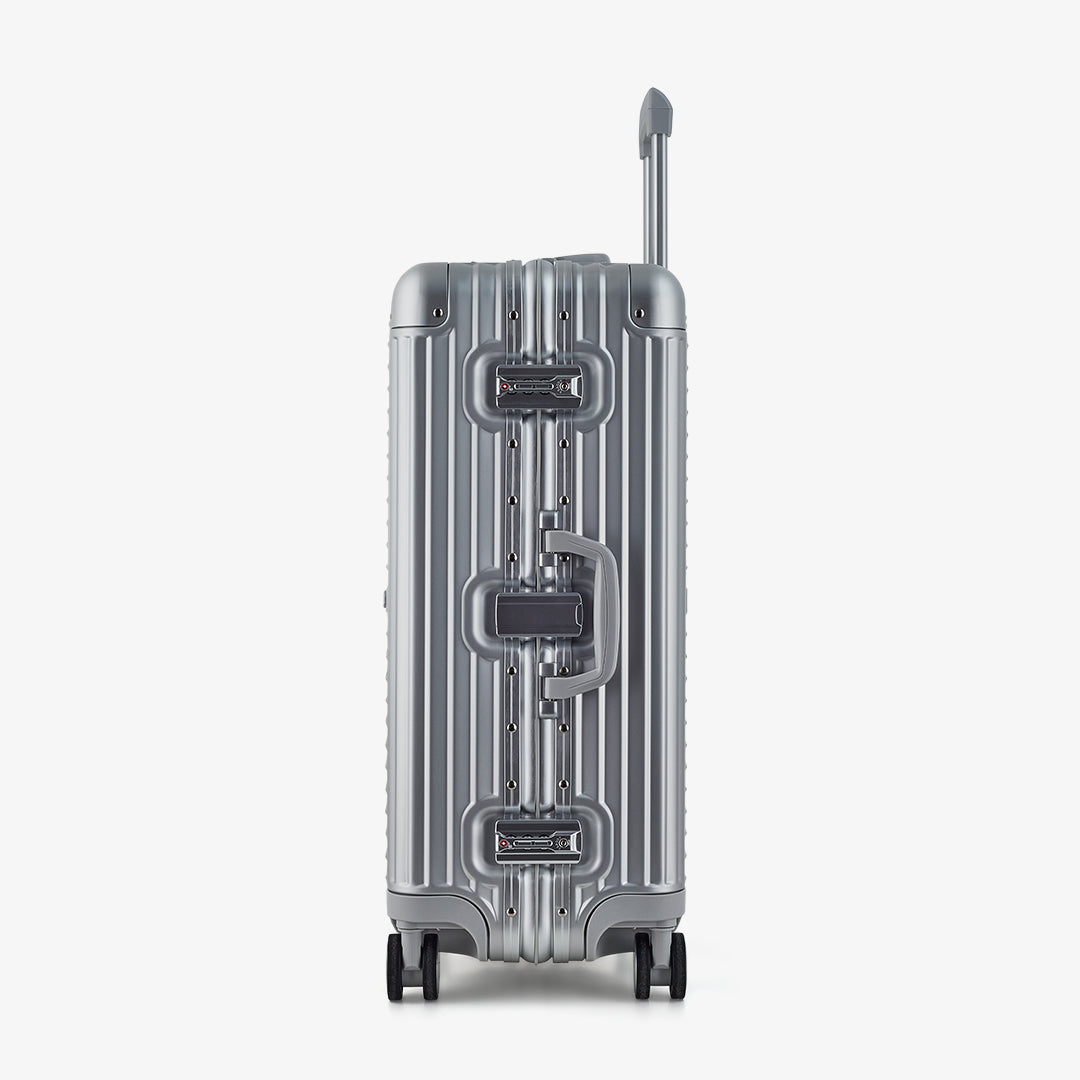 Axel Medium Suitcase