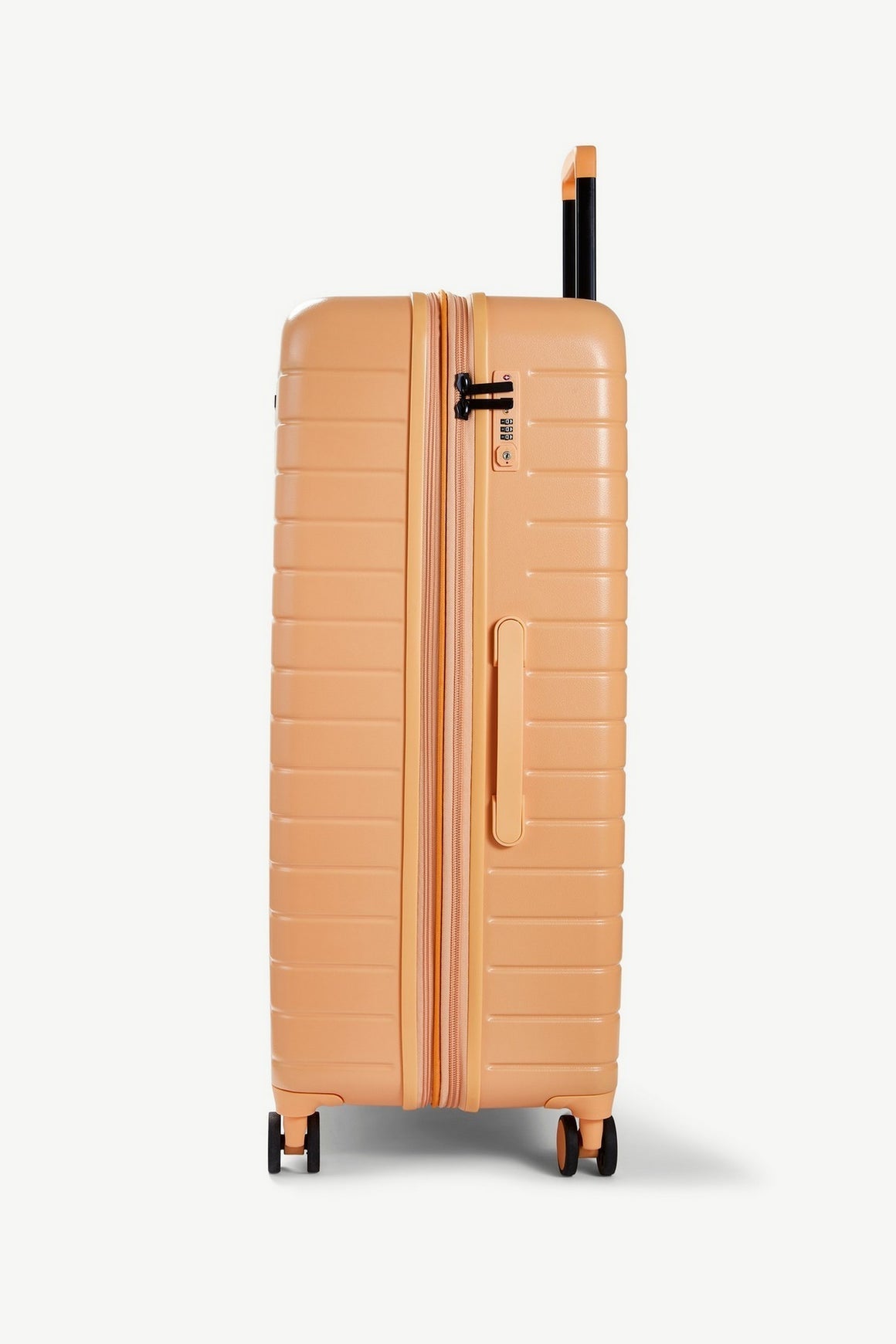 Novo Extra Large Suitcase